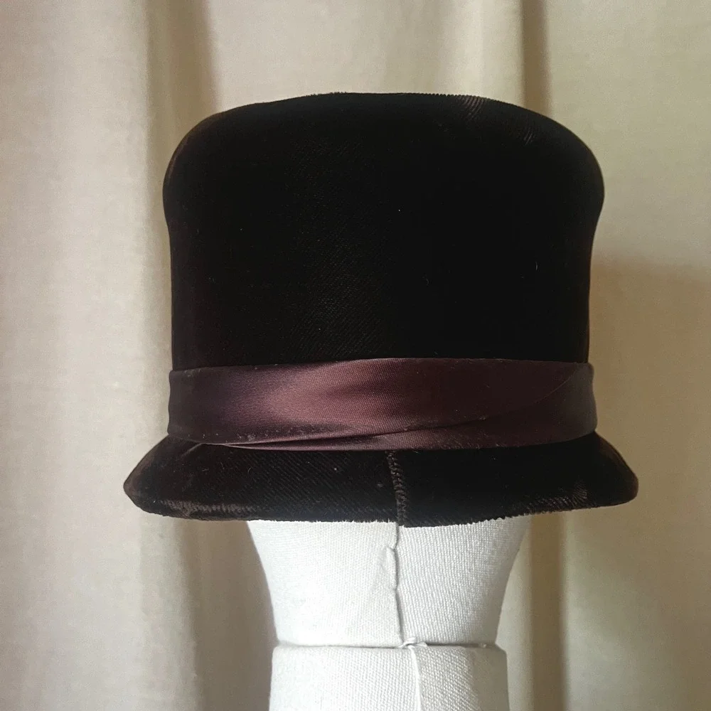Vintage 1960s Brown Velvet Pillbox Hat Pearl Stick Pin Cocktail Hat Small 1960s elegance with this chic Astre wool pillbox hat  main image 4
